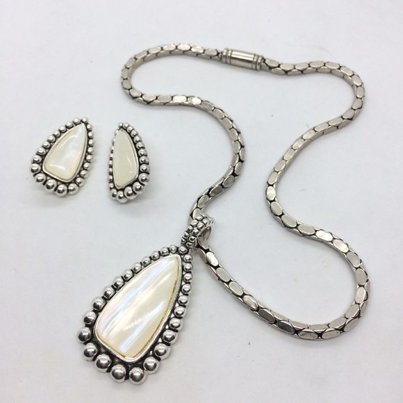 3/$30 MOTHER OF PEARL MOP STATEMENT SILVER TONE PENDANT CLIP ON EARRING SET - Picture 17 of 17
